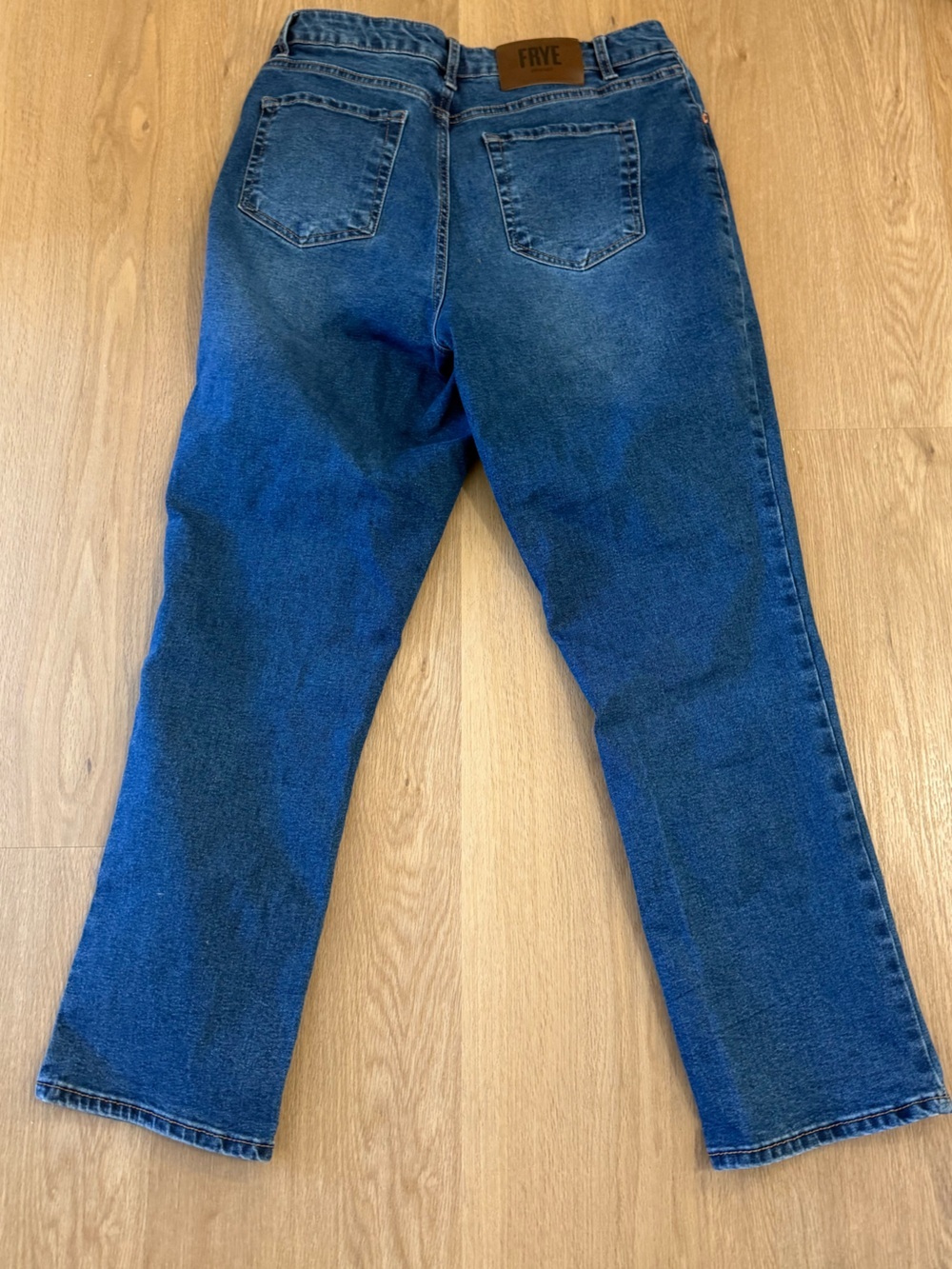 Frye Women’s Straight Leg Jeans Size 8/29 – Excellent Condition - Picture 3 of 5